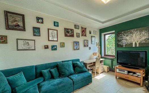 Продаж світлого маєтку по вул. Широка