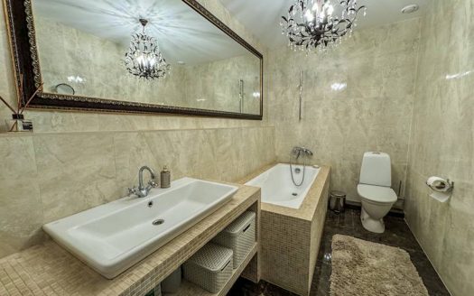 Продаж світлого маєтку по вул. Широка