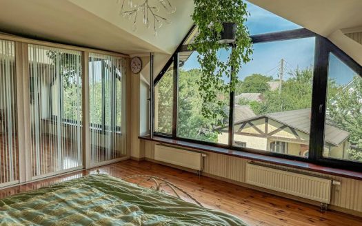 Продаж світлого маєтку по вул. Широка