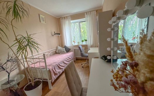 Здам євротрьошку у Центрі, 58м2